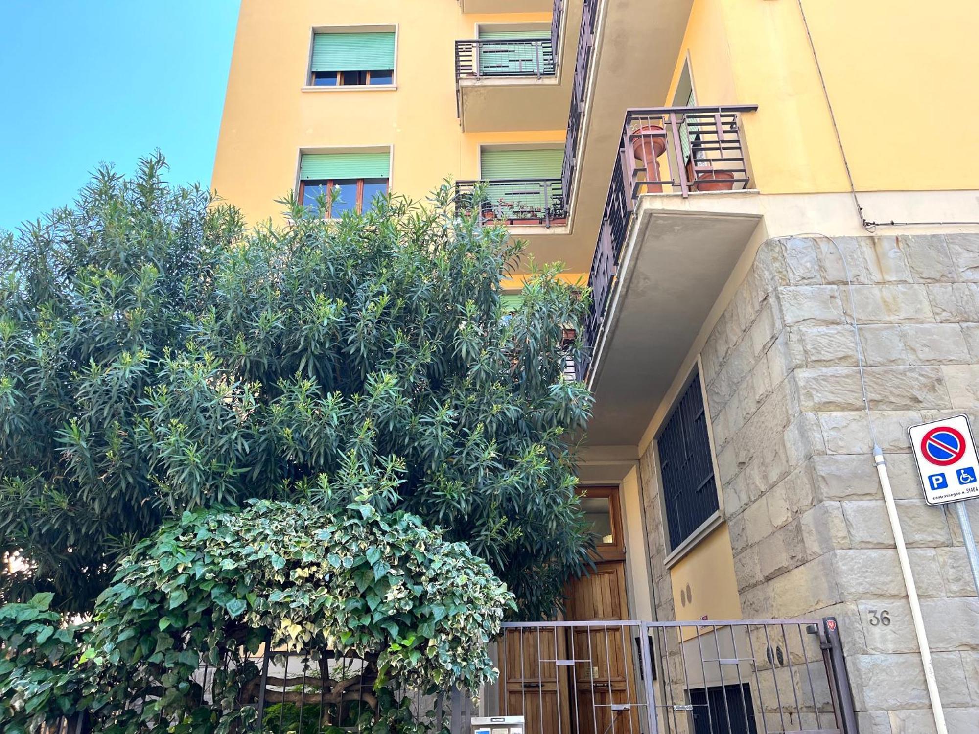 Apartment Orcagna With Parking Florenz